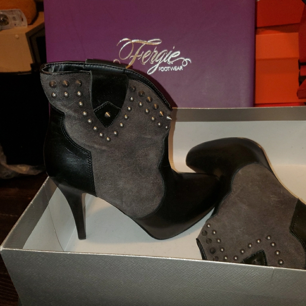 Size 6½ Fergie Black Gordon Heeled Boots